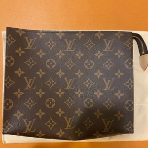 Louis Vuitton toilet 26 MAKEUP BAG AUTHENTIC